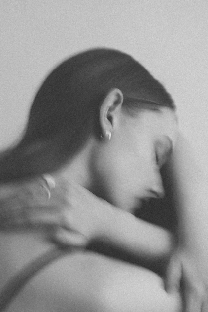 先端科学が、私のまつ毛を強くする 再生医療の技術を応用した、次世代まつ毛美容液